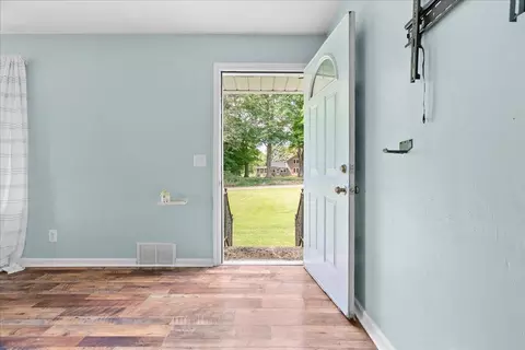 Entry Way - 9718 19 12 Mile, Marshall, MI 49068 photo 1 of 2