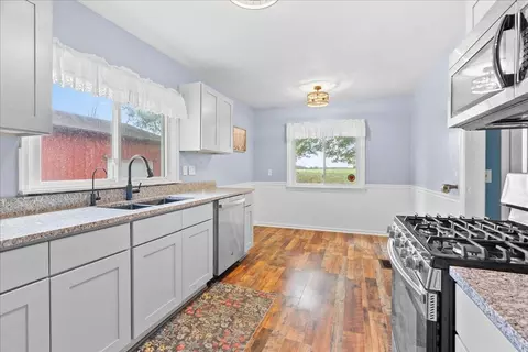 Kitchen - 9718 19 12 Mile, Marshall, MI 49068 photo 2 of 6