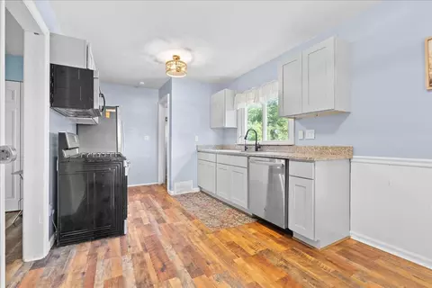 Kitchen - 9718 19 12 Mile, Marshall, MI 49068 photo 3 of 6