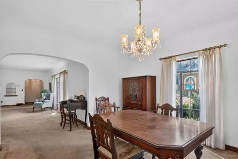 Dining - 3650 Spring Arbor, Jackson, MI 49201 photo 3 of 5