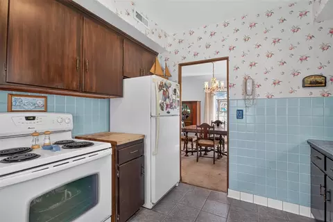 Kitchen - 3650 Spring Arbor, Jackson, MI 49201 photo 4 of 4