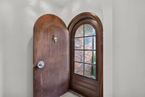 Entry Way - 3650 Spring Arbor, Jackson, MI 49201 photo 1 of 2