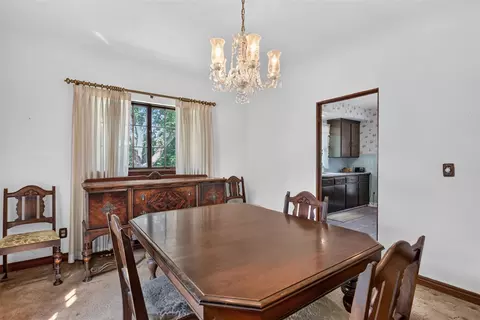Dining - 3650 Spring Arbor, Jackson, MI 49201 photo 2 of 5