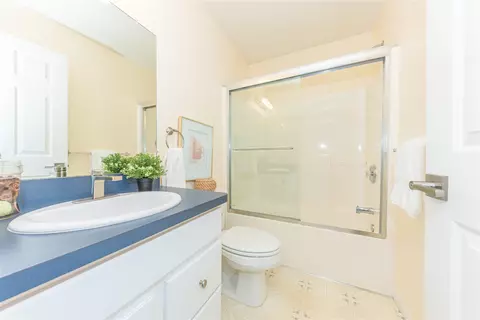 Bath - 599 Sycamore, Saline, MI 48176 photo 1 of 6