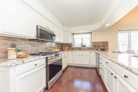 Kitchen - 599 Sycamore, Saline, MI 48176 photo 2 of 5