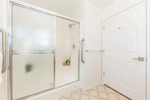 Bath - 599 Sycamore, Saline, MI 48176 photo 4 of 6