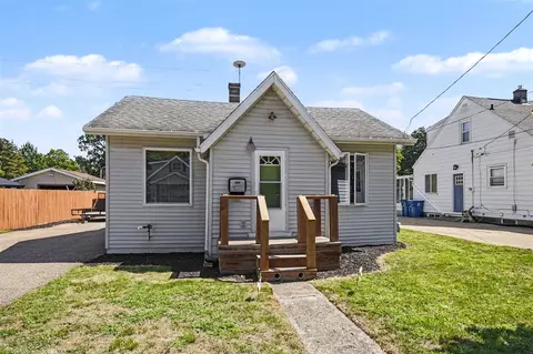 4858 Walton, Wyoming, MI 49548