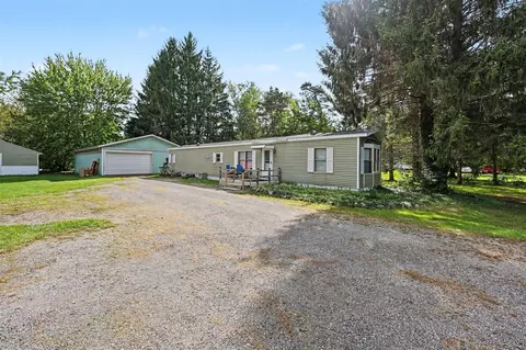 2791 Kinneville, Leslie, MI 49251