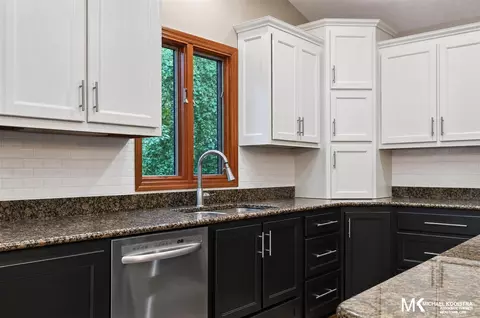 Kitchen - 26 Flat Riv, Lowell, MI 49331 photo 3 of 4