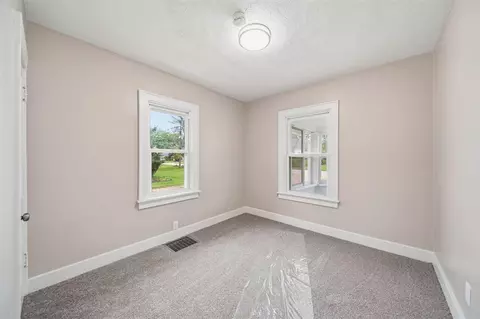 Bedroom - 836 Concord, Jackson, MI 49202 photo 1 of 10