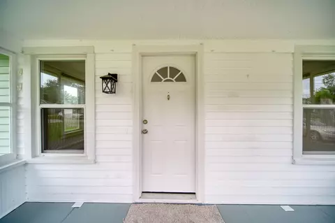 Exterior - 836 Concord, Jackson, MI 49202 photo 4 of 12