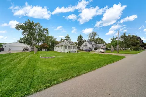 Exterior - 836 Concord, Jackson, MI 49202 photo 5 of 12