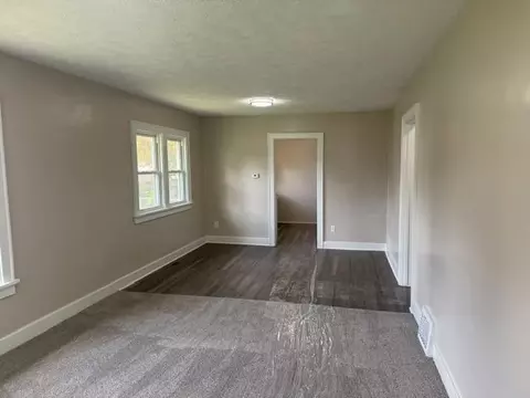 Living - 836 Concord, Jackson, MI 49202 photo 1 of 2