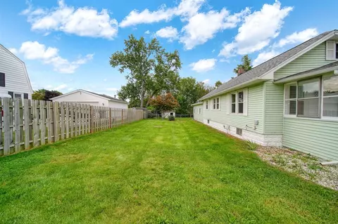 Exterior - 836 Concord, Jackson, MI 49202 photo 6 of 12