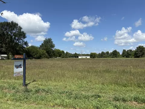 28 Th, Paw Paw, MI 49079