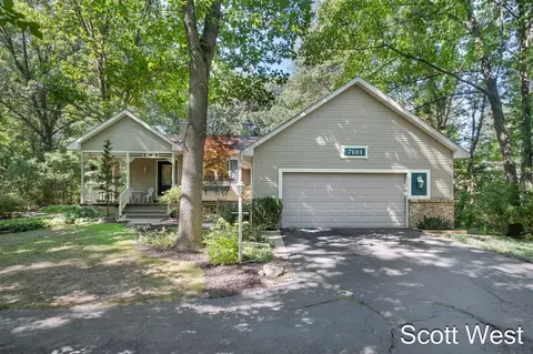 7181 River Gln, Caledonia, MI 49316