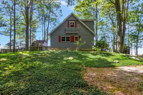 997 Lake, South Haven, MI 49090