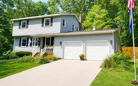 8310 Mccords, Alto, MI 49302