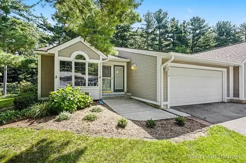 3336 Woodwind #32, Grand Rapids, MI 49525