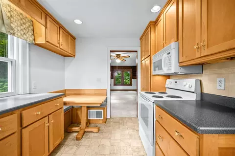 Kitchen - 1815 E Glendora, Buchanan, MI 49107 photo 3 of 5