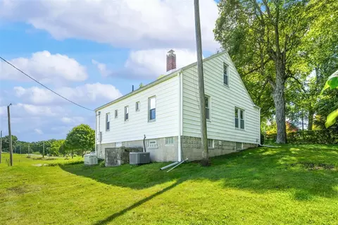 Exterior - 1815 E Glendora, Buchanan, MI 49107 photo 6 of 17