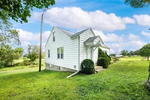 Exterior - 1815 E Glendora, Buchanan, MI 49107 photo 5 of 17