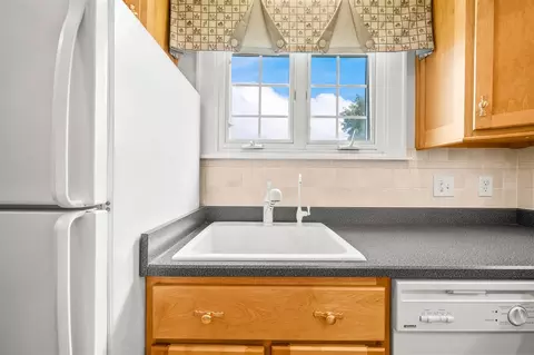 Kitchen - 1815 E Glendora, Buchanan, MI 49107 photo 4 of 5