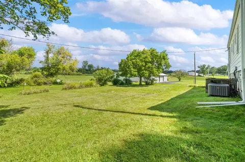 Exterior - 1815 E Glendora, Buchanan, MI 49107 photo 9 of 17