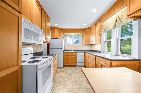 Kitchen - 1815 E Glendora, Buchanan, MI 49107 photo 1 of 5