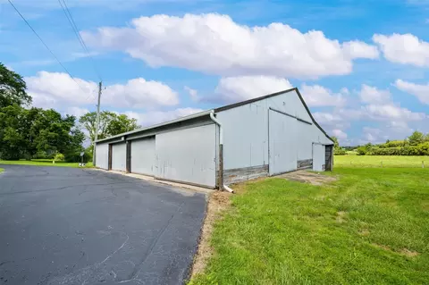 Exterior - 1815 E Glendora, Buchanan, MI 49107 photo 15 of 17