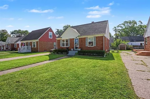 3002 Dawes, Muskegon, MI 49441