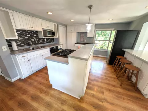 Kitchen - 4279 20th, Dorr, MI 49323 photo 2 of 5