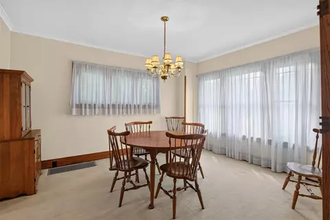 Dining - 403 S Wisner, Jackson, MI 49203 photo 3 of 3