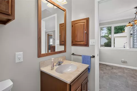 Bath - 403 S Wisner, Jackson, MI 49203 photo 2 of 4