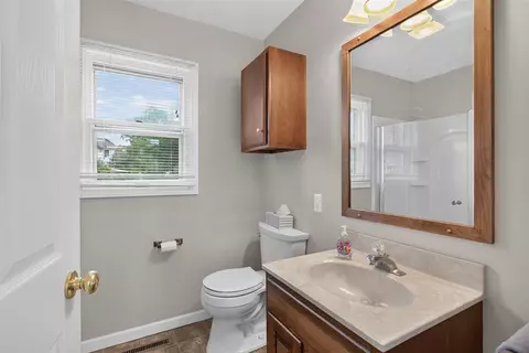 Bath - 403 S Wisner, Jackson, MI 49203 photo 1 of 4