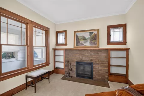 Living - 403 S Wisner, Jackson, MI 49203 photo 5 of 6
