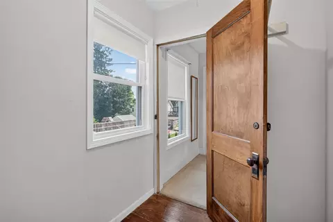 Entry Way - 403 S Wisner, Jackson, MI 49203 photo 6 of 6