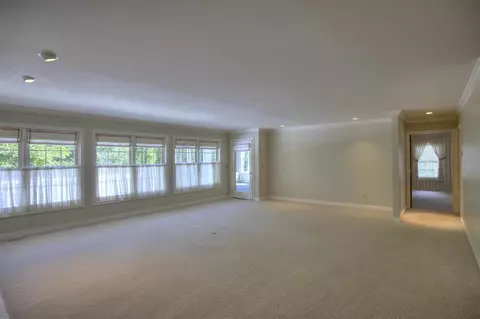 Living - 4890 Mill, Jackson, MI 49201 photo 4 of 11