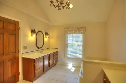 Bath - 4890 Mill, Jackson, MI 49201 photo 10 of 13