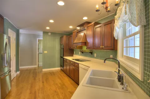 Kitchen - 4890 Mill, Jackson, MI 49201 photo 6 of 11