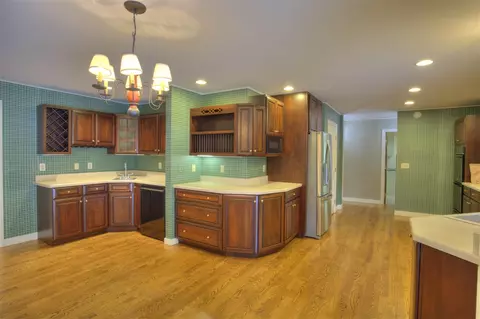 Kitchen - 4890 Mill, Jackson, MI 49201 photo 4 of 11
