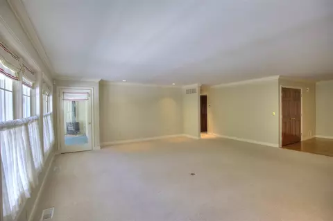Living - 4890 Mill, Jackson, MI 49201 photo 5 of 11