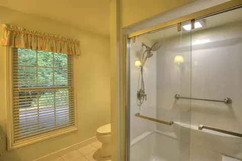 Bath - 4890 Mill, Jackson, MI 49201 photo 4 of 13