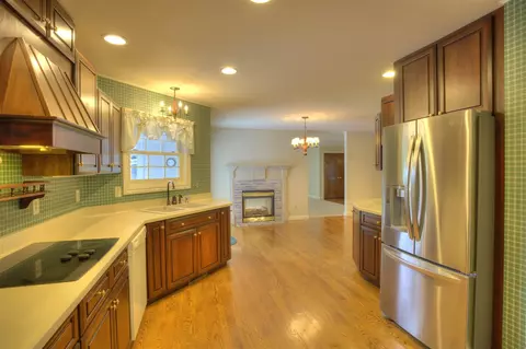 Kitchen - 4890 Mill, Jackson, MI 49201 photo 10 of 11