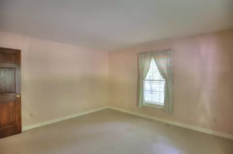 Bedroom - 4890 Mill, Jackson, MI 49201 photo 4 of 15