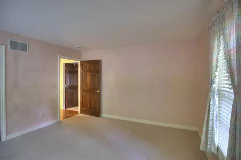 Bedroom - 4890 Mill, Jackson, MI 49201 photo 3 of 15