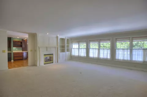 Living - 4890 Mill, Jackson, MI 49201 photo 9 of 11