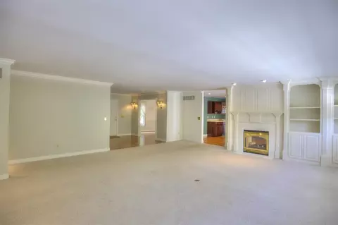 Living - 4890 Mill, Jackson, MI 49201 photo 8 of 11