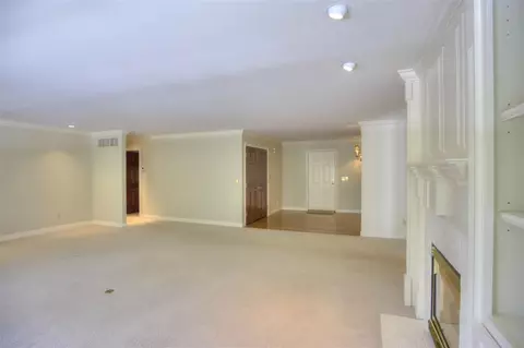 Living - 4890 Mill, Jackson, MI 49201 photo 6 of 11