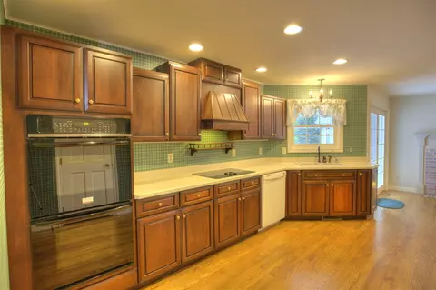 Kitchen - 4890 Mill, Jackson, MI 49201 photo 8 of 11